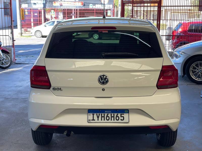 VOLKSWAGEN - GOL - 2017/2018 - Branca - R$ 45.900,00