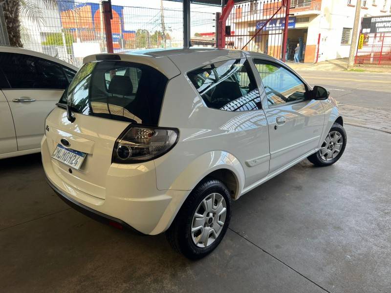 FORD - KA - 2013/2013 - Branca - R$ 29.900,00
