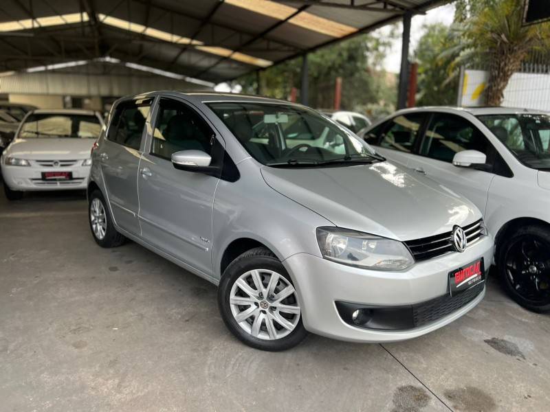 VOLKSWAGEN - FOX - 2010/2010 - Prata - R$ 29.900,00