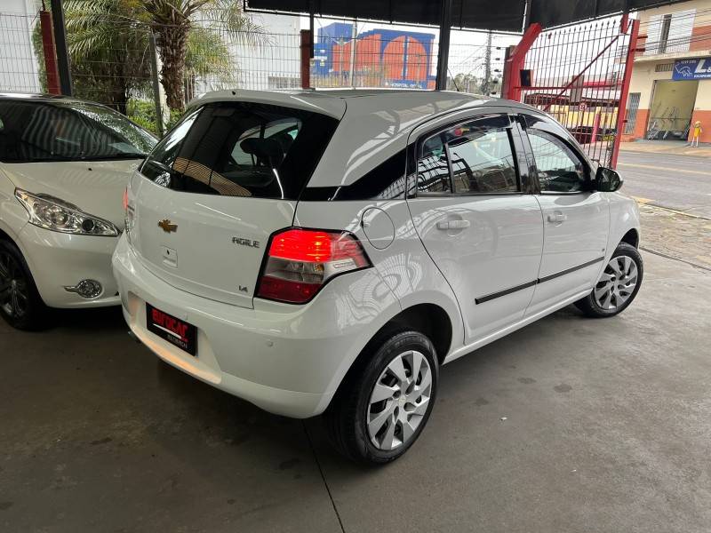 CHEVROLET - AGILE - 2011/2011 - Branca - R$ 33.900,00
