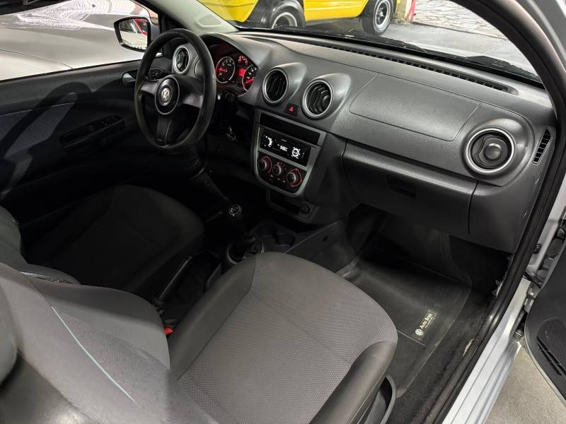 VOLKSWAGEN - SAVEIRO - 2012/2013 - Prata - R$ 44.900,00