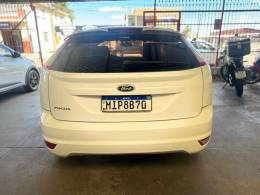 FORD - FOCUS - 2011/2011 - Branca - R$ 39.900,00