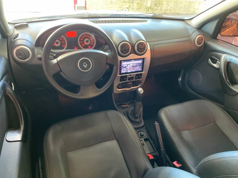 RENAULT - SANDERO - 2010/2011 - Prata - R$ 36.900,00