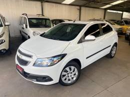 CHEVROLET - ONIX - 2014/2015 - Branca - R$ 49.900,00