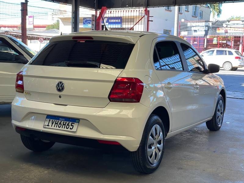 VOLKSWAGEN - GOL - 2017/2018 - Branca - R$ 45.900,00