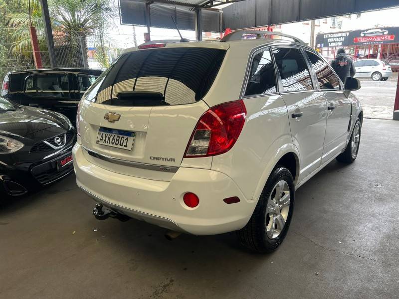 CHEVROLET - CAPTIVA - 2014/2014 - Branca - R$ 49.900,00