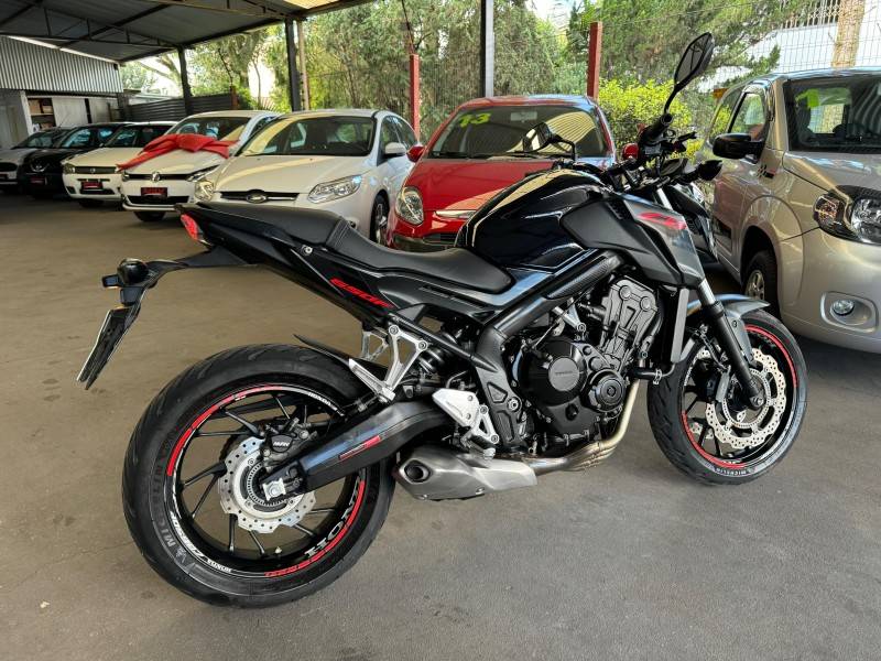 HONDA - CB 650 - 2019/2019 - Preta - R$ 43.900,00