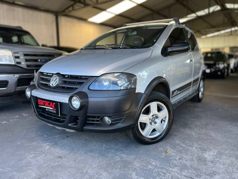 VOLKSWAGEN - CROSSFOX - 2010/2010 - Prata - R$ 34.900,00
