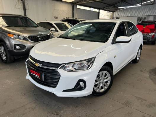 CHEVROLET - ONIX - 2022/2023 - Branca - R$ 69.900,00