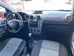 FORD - FIESTA - 2014/2014 - Preta - R$ 33.900,00
