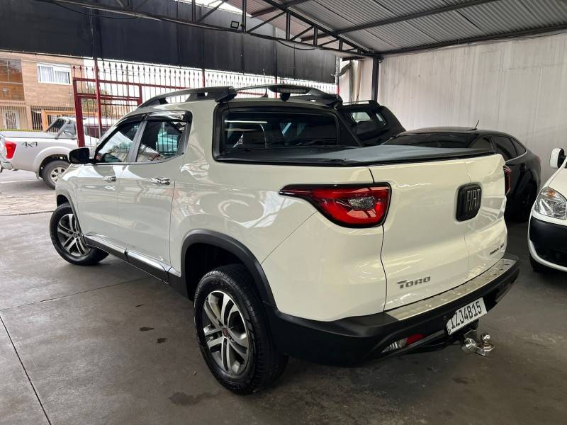 FIAT - TORO - 2019/2019 - Branca - R$ 99.900,00