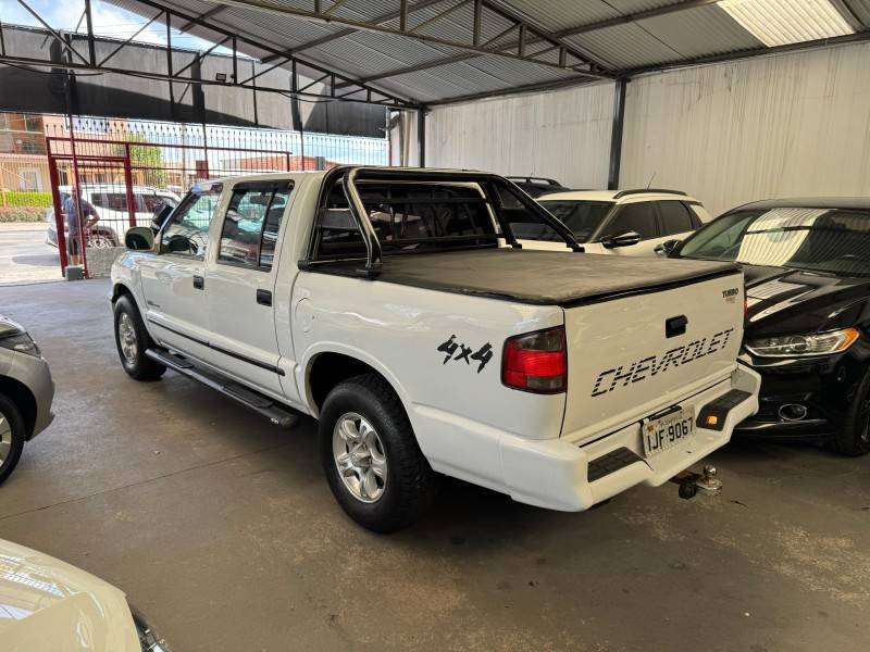 CHEVROLET - S10 - 2000/2000 - Branca - R$ 45.900,00