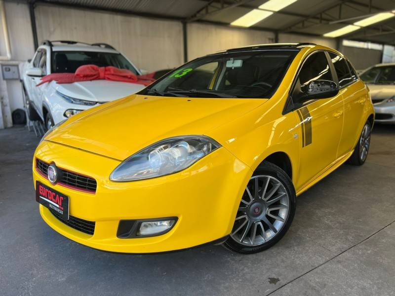 FIAT - BRAVO - 2013/2013 - Amarela - R$ 43.900,00
