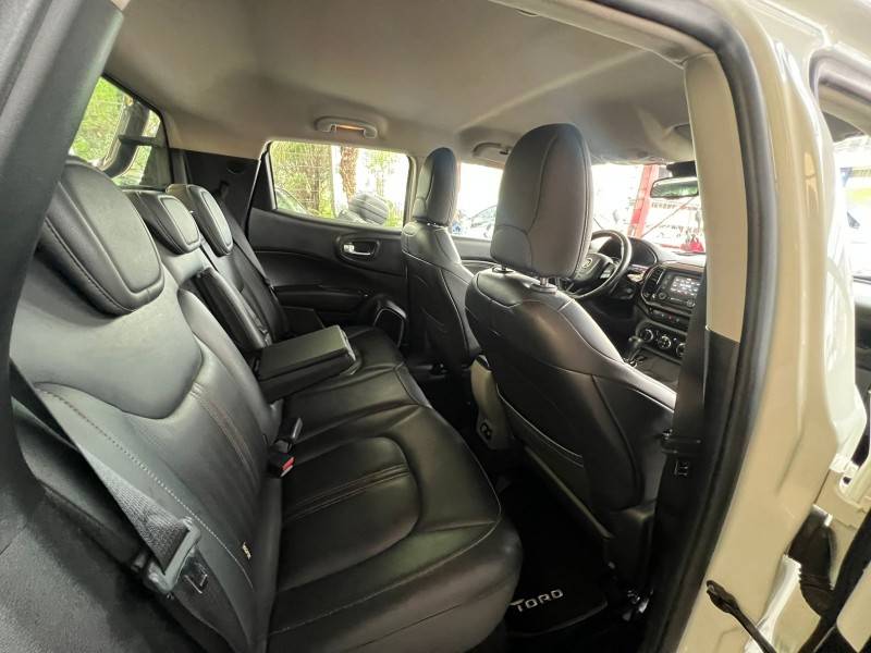 FIAT - TORO - 2017/2017 - Branca - R$ 99.900,00