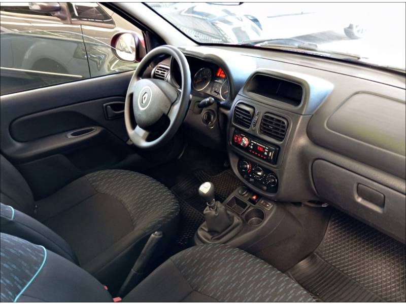 RENAULT - CLIO - 2016/2016 - Vermelha - R$ 36.900,00