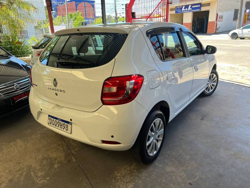 RENAULT - SANDERO - 2018/2019 - Branca - R$ 43.900,00