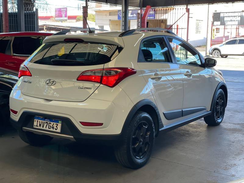 HYUNDAI - HB20X - 2015/2015 - Branca - R$ 55.900,00