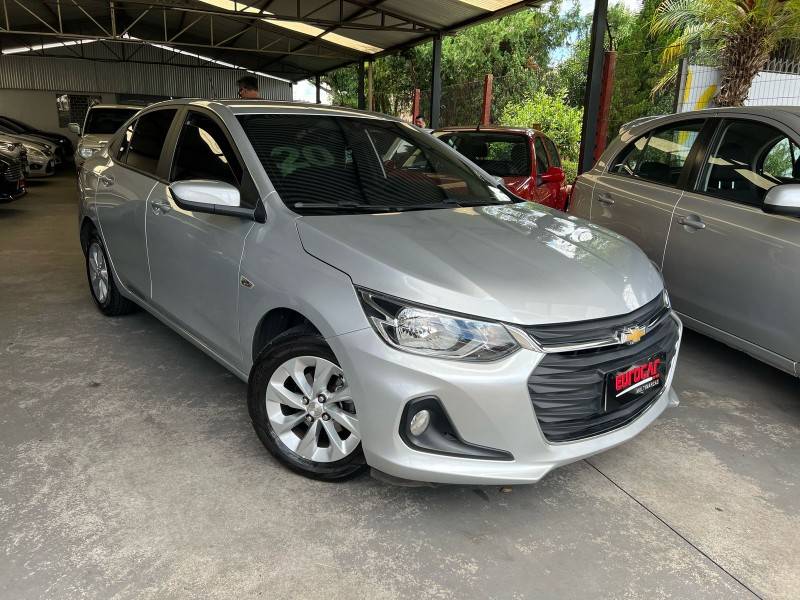 CHEVROLET - ONIX - 2019/2020 - Prata - R$ 69.900,00