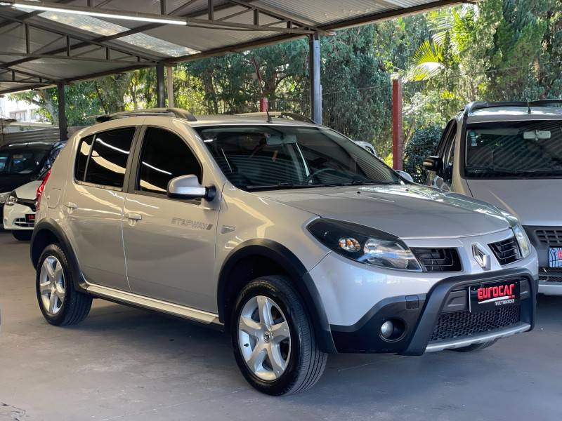RENAULT - SANDERO - 2010/2011 - Prata - R$ 36.900,00