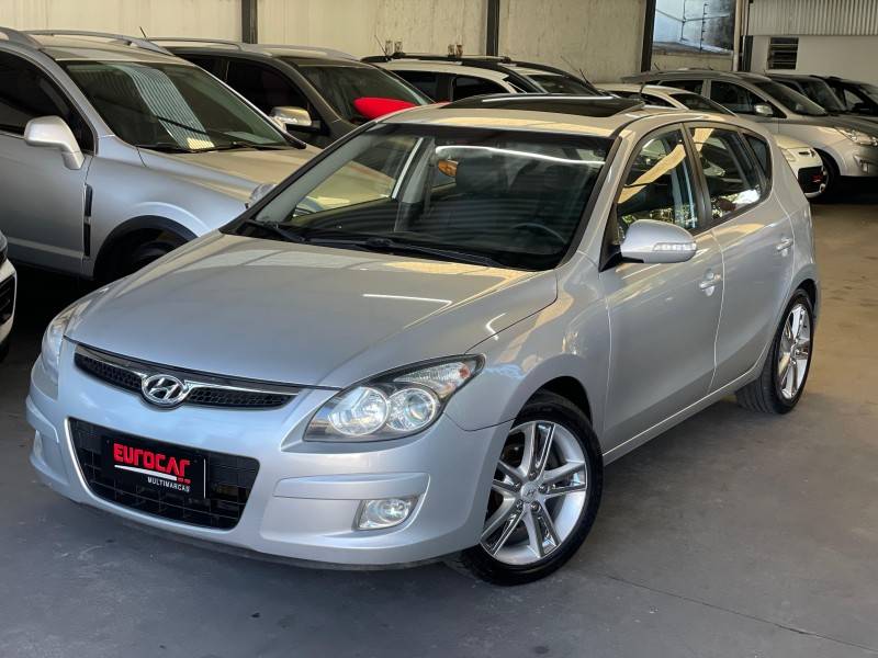 HYUNDAI - I30 - 2011/2012 - Prata - R$ 51.900,00