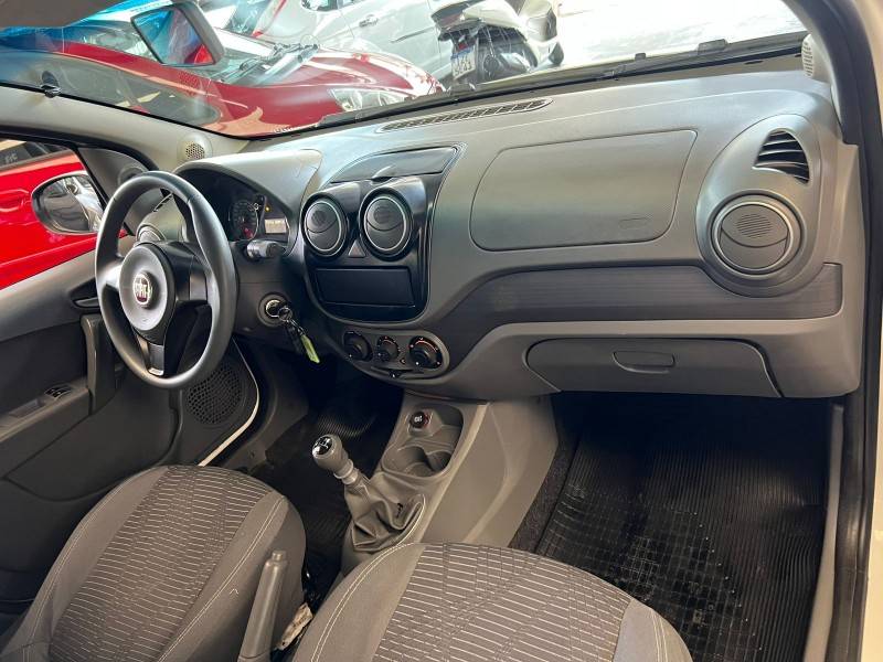 FIAT - PALIO - 2014/2014 - Branca - R$ 39.900,00