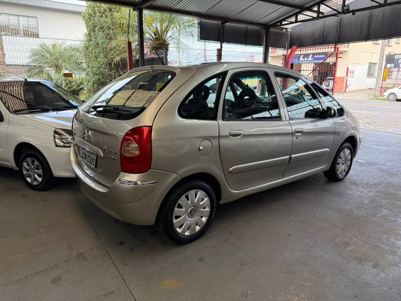 CITROËN - XSARA PICASSO - 2008/2008 - Bege - R$ 16.900,00