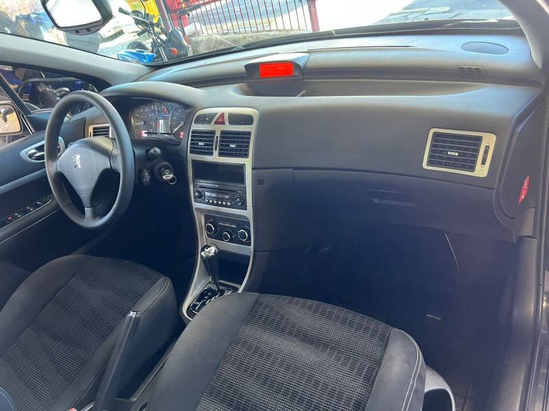 PEUGEOT - 307 - 2008/2008 - Preta - R$ 17.900,00