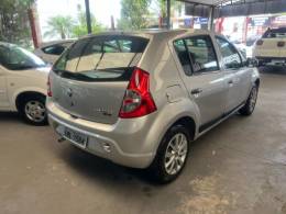 RENAULT - SANDERO - 2011/2011 - Branca - R$ 31.900,00