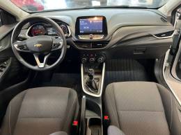 CHEVROLET - ONIX - 2022/2023 - Branca - R$ 69.900,00
