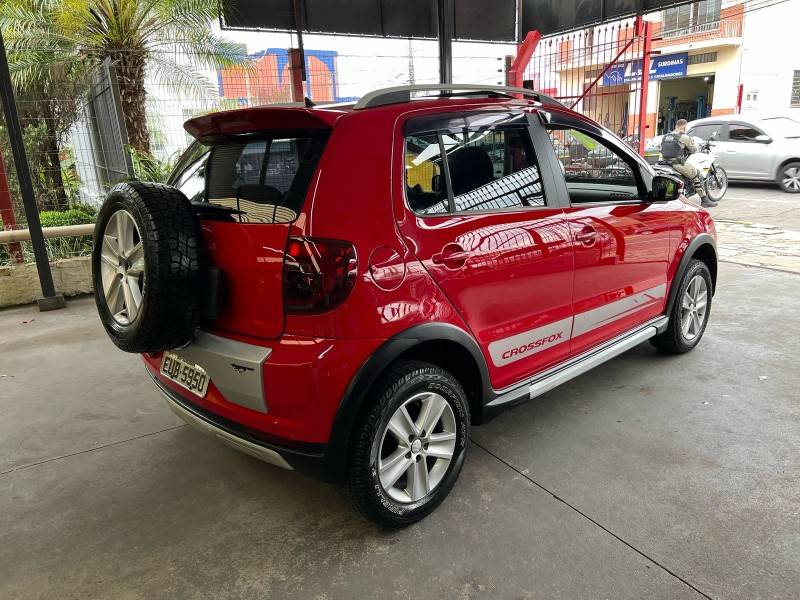 VOLKSWAGEN - CROSSFOX - 2010/2010 - Vermelha - R$ 41.900,00