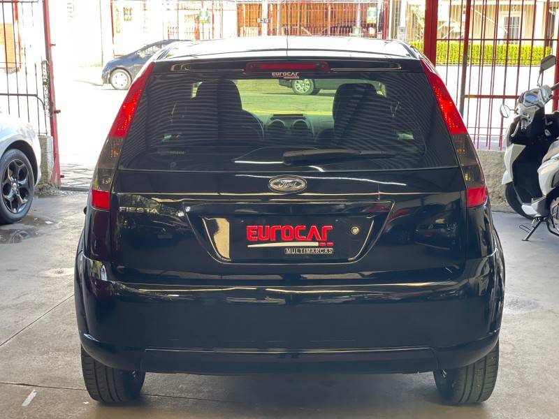 FORD - FIESTA - 2014/2014 - Preta - R$ 33.900,00