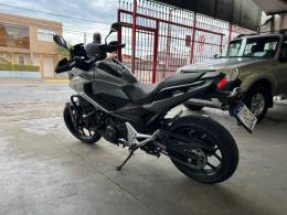 HONDA - NC 750X - 2016/2016 - Prata - R$ 39.900,00