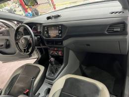 VOLKSWAGEN - T-CROSS - 2020/2020 - Branca - R$ 90.000,00