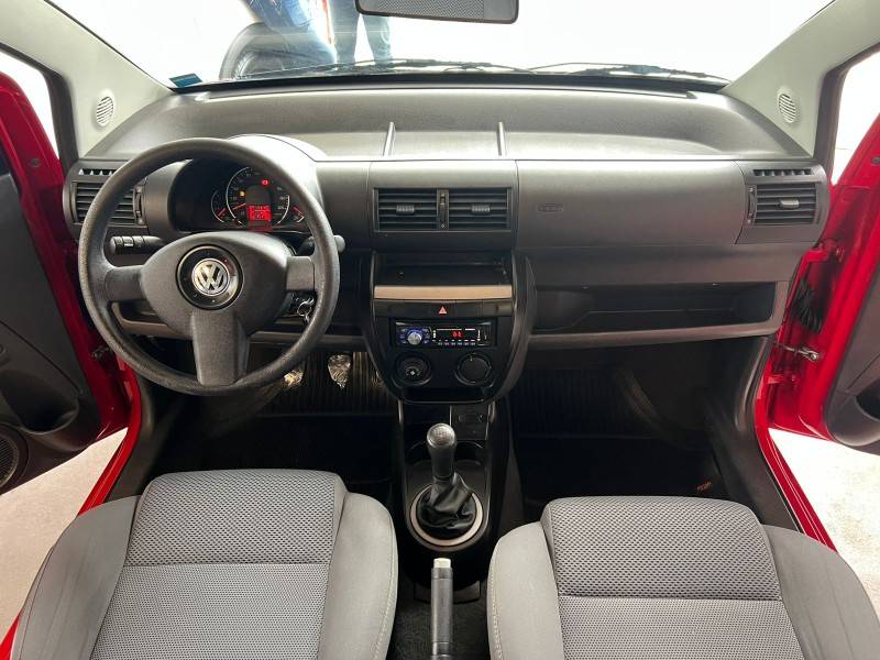 VOLKSWAGEN - FOX - 2010/2010 - Vermelha - R$ 28.900,00